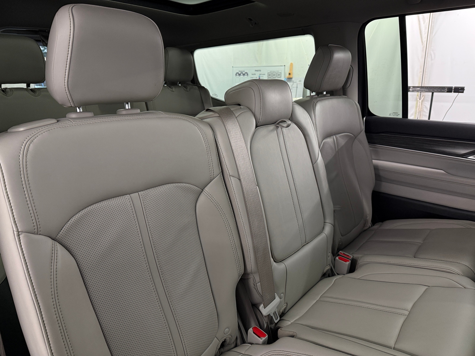 Thumbnail: 2023 Jeep Wagoneer - 5