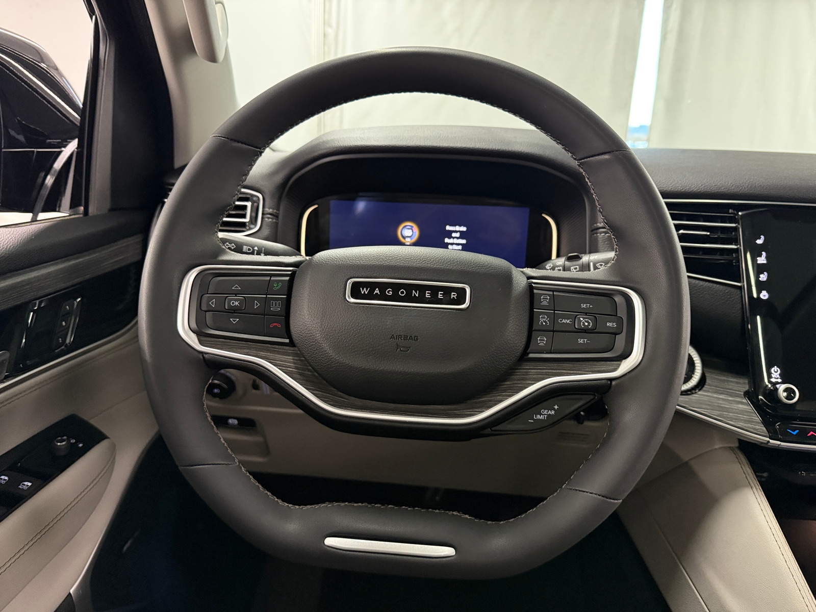 Thumbnail: 2023 Jeep Wagoneer - 4