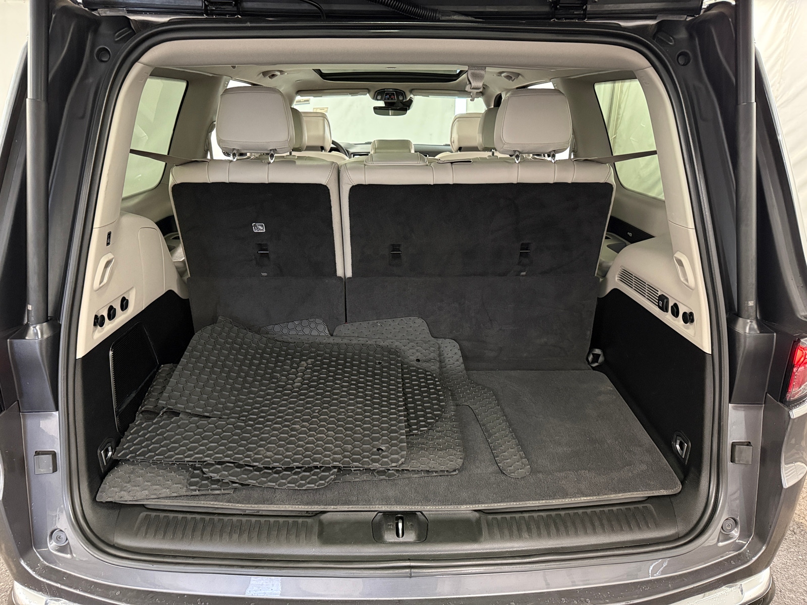 Thumbnail: 2023 Jeep Wagoneer - 6