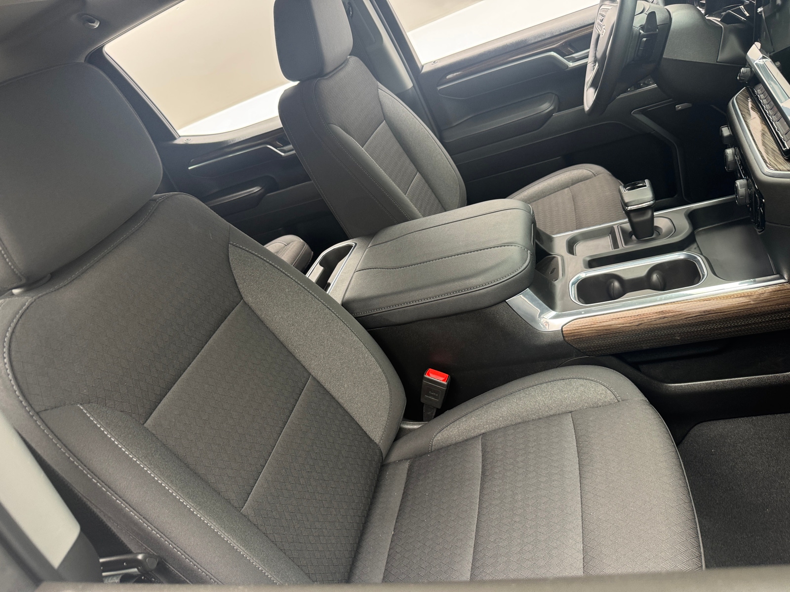 Thumbnail: 2025 Chevrolet Silverado 1500 - 2