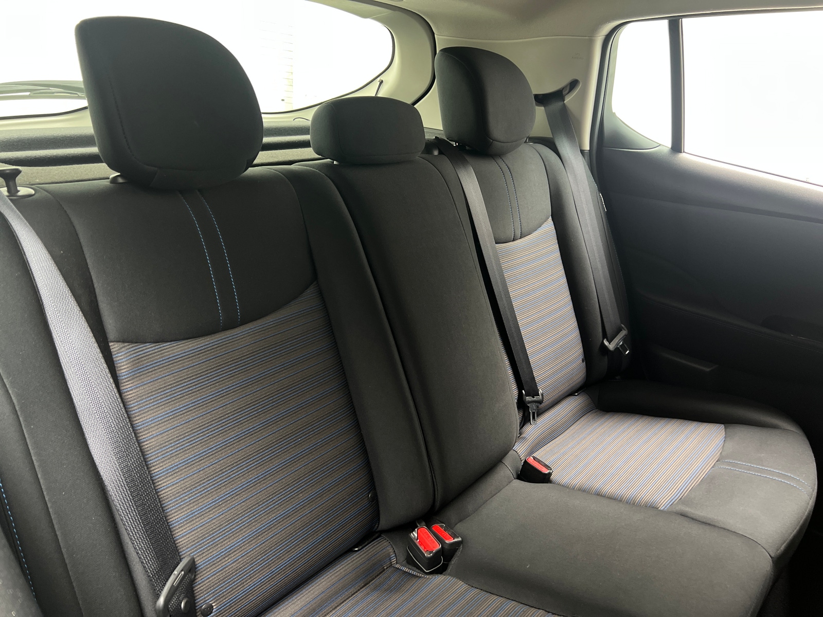 Thumbnail: 2021 Nissan Leaf - 6