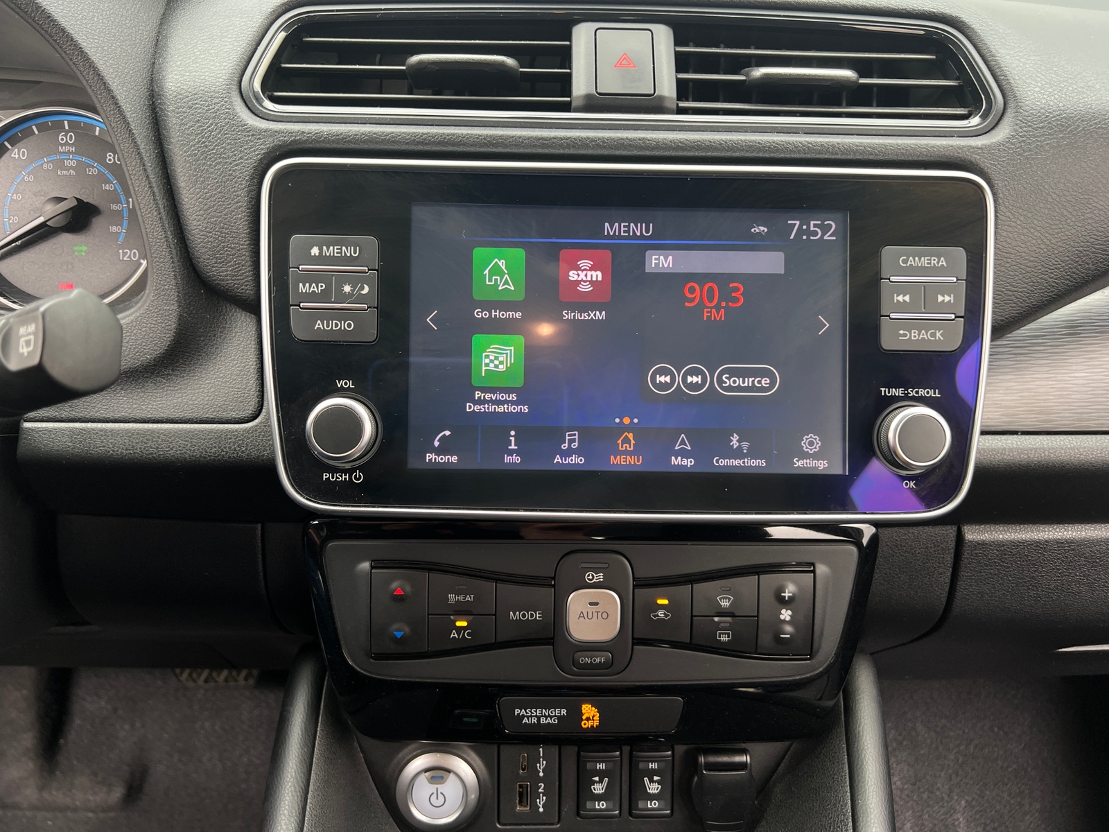 Thumbnail: 2021 Nissan Leaf - 4