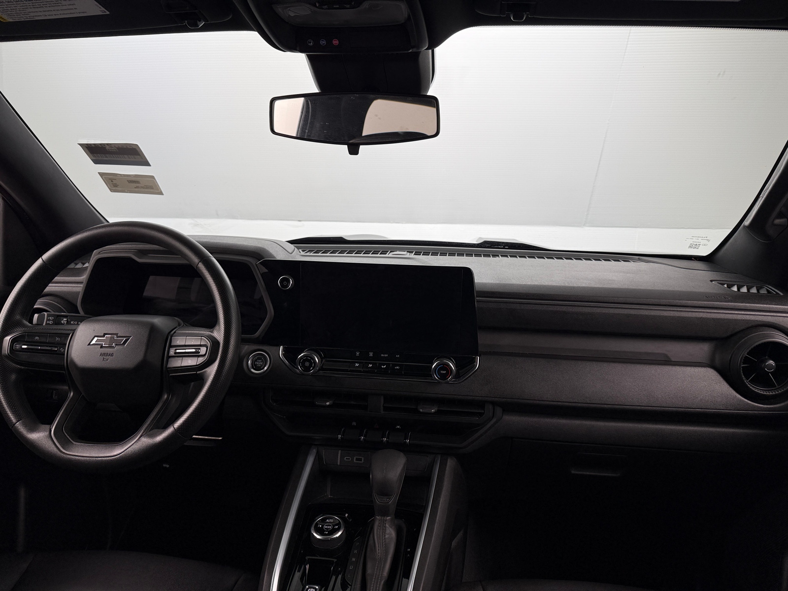 Thumbnail: 2023 Chevrolet Colorado - 3