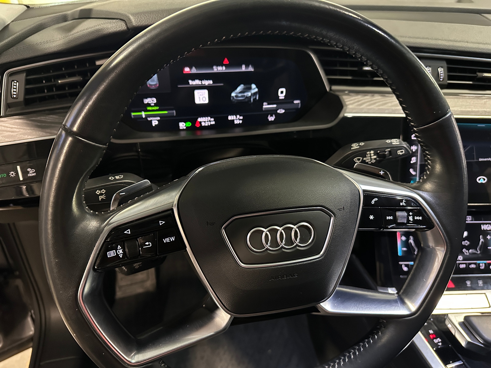 Thumbnail: 2021 Audi e-tron - 4