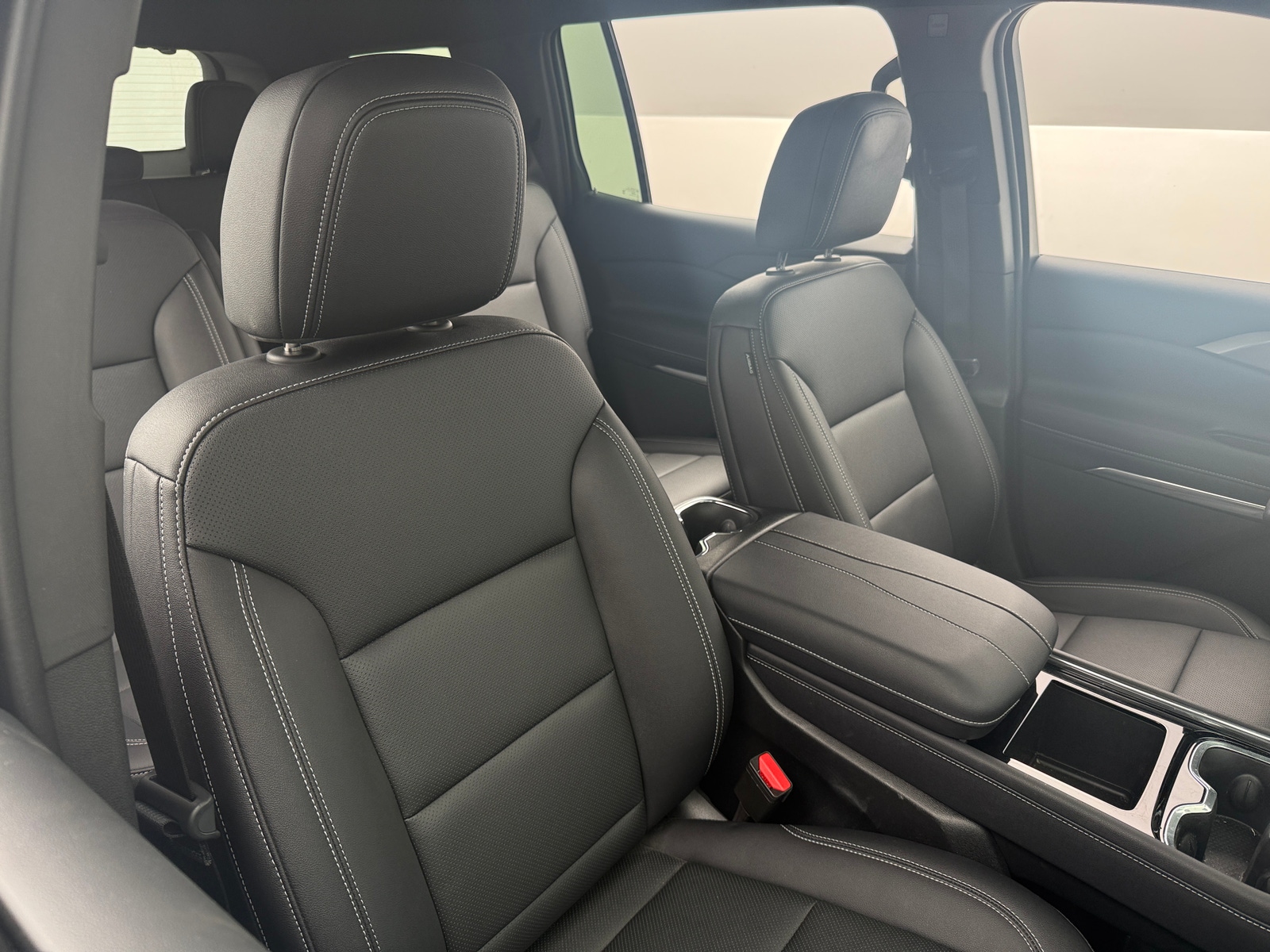 Thumbnail: 2025 Chevrolet Traverse - 2