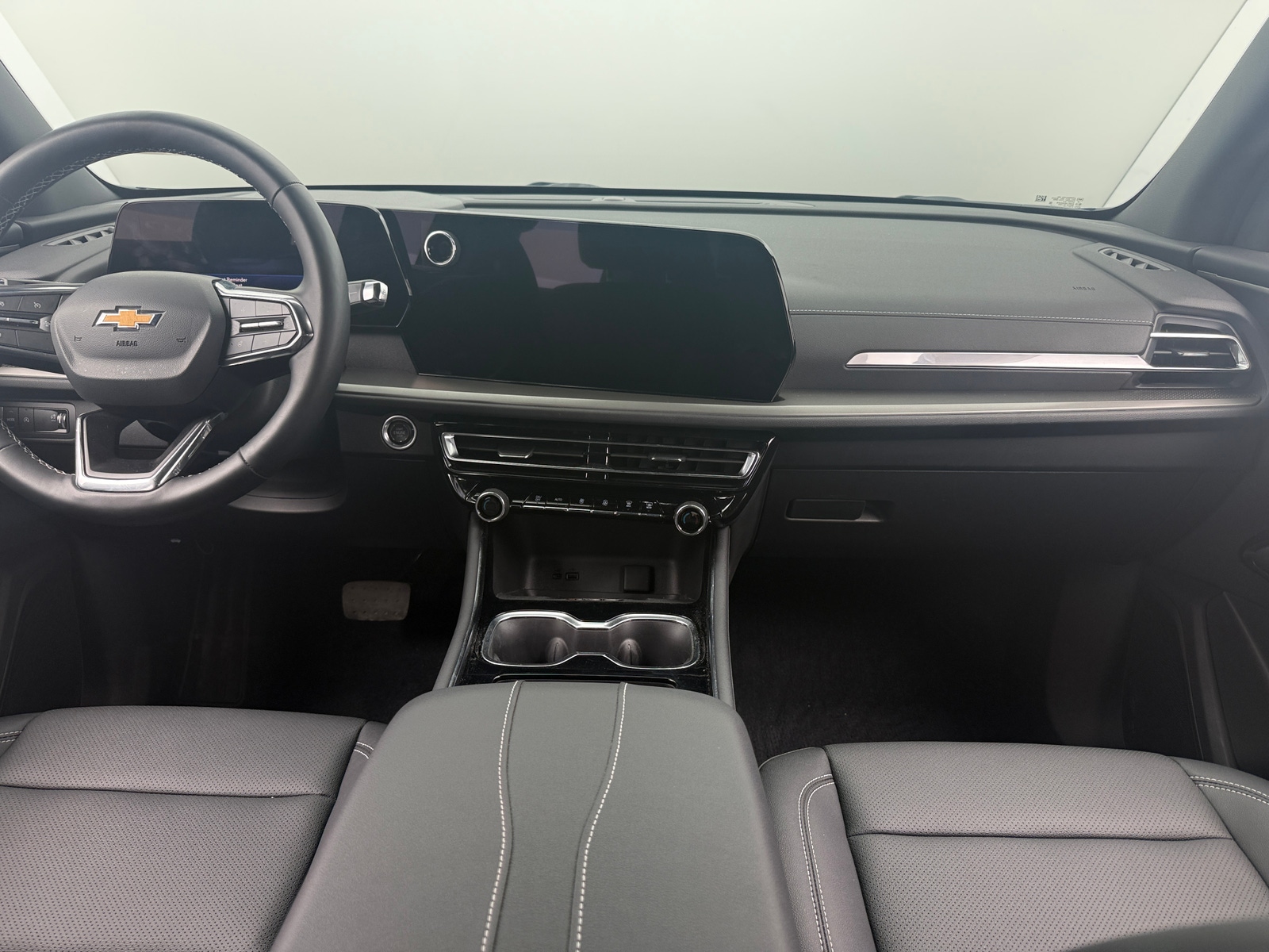 Thumbnail: 2025 Chevrolet Traverse - 3