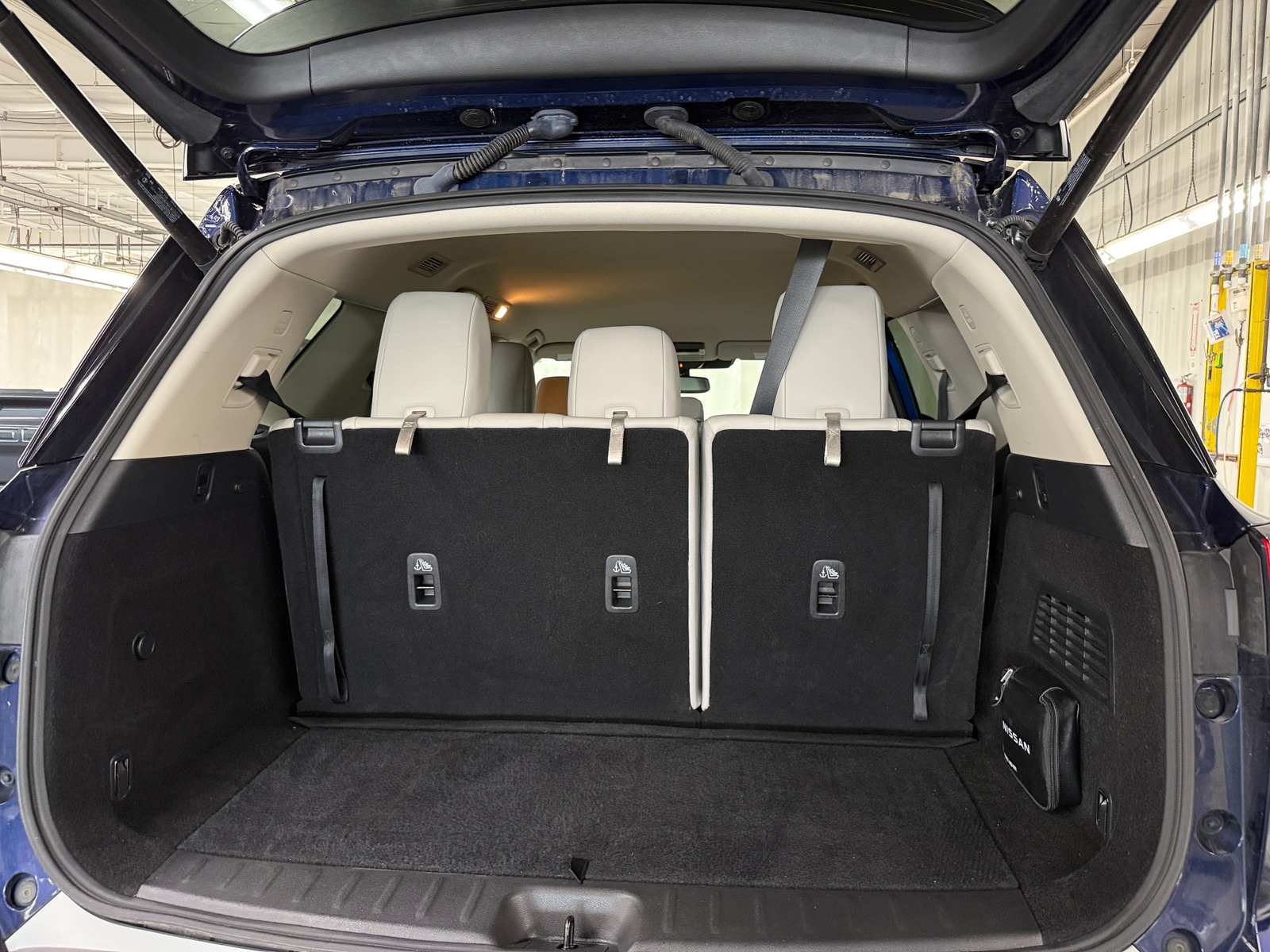 Thumbnail: 2022 Nissan Pathfinder - 6