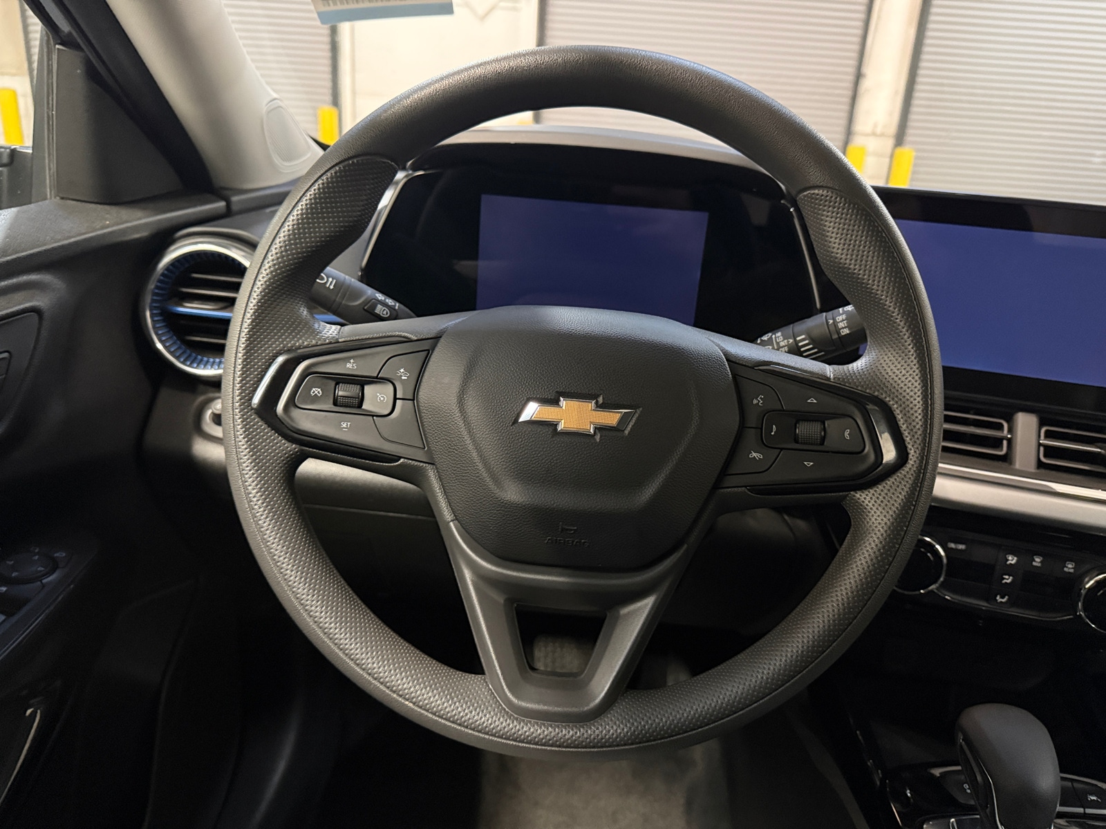 Thumbnail: 2025 Chevrolet Trax - 5