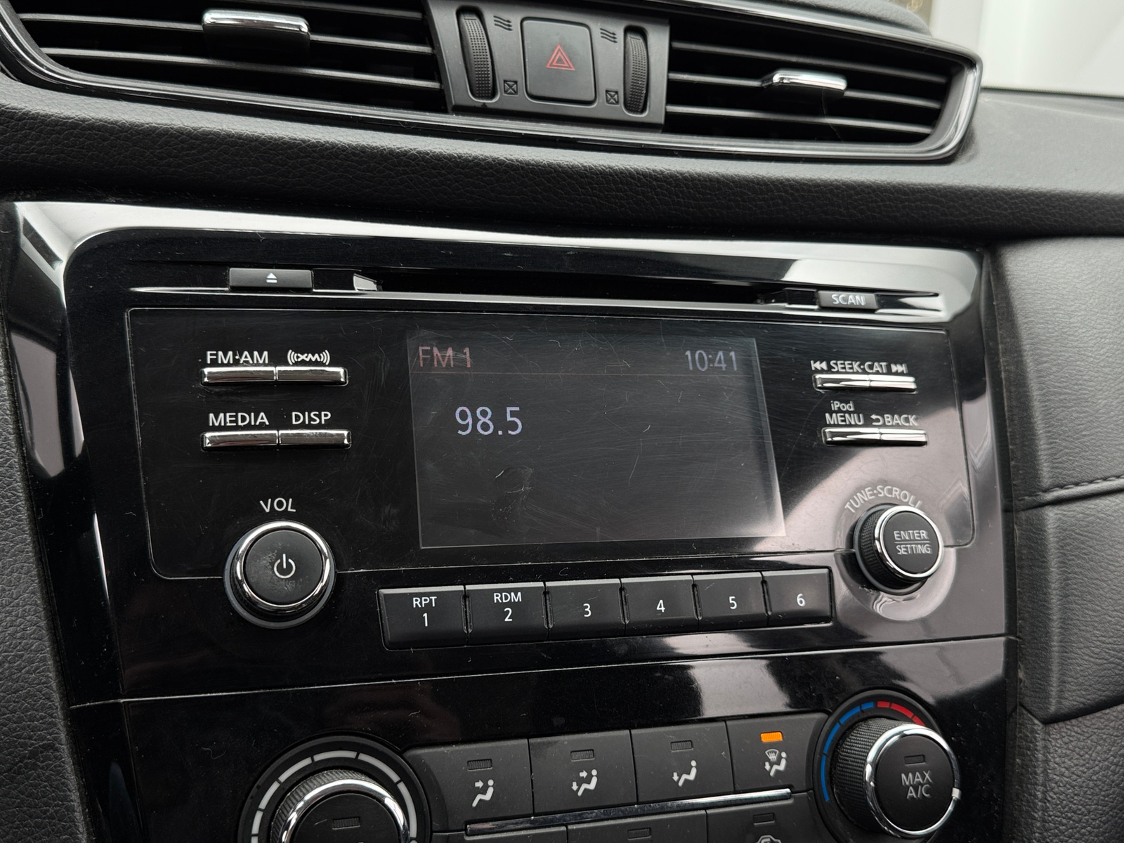 Thumbnail: 2017 Nissan Rogue - 4