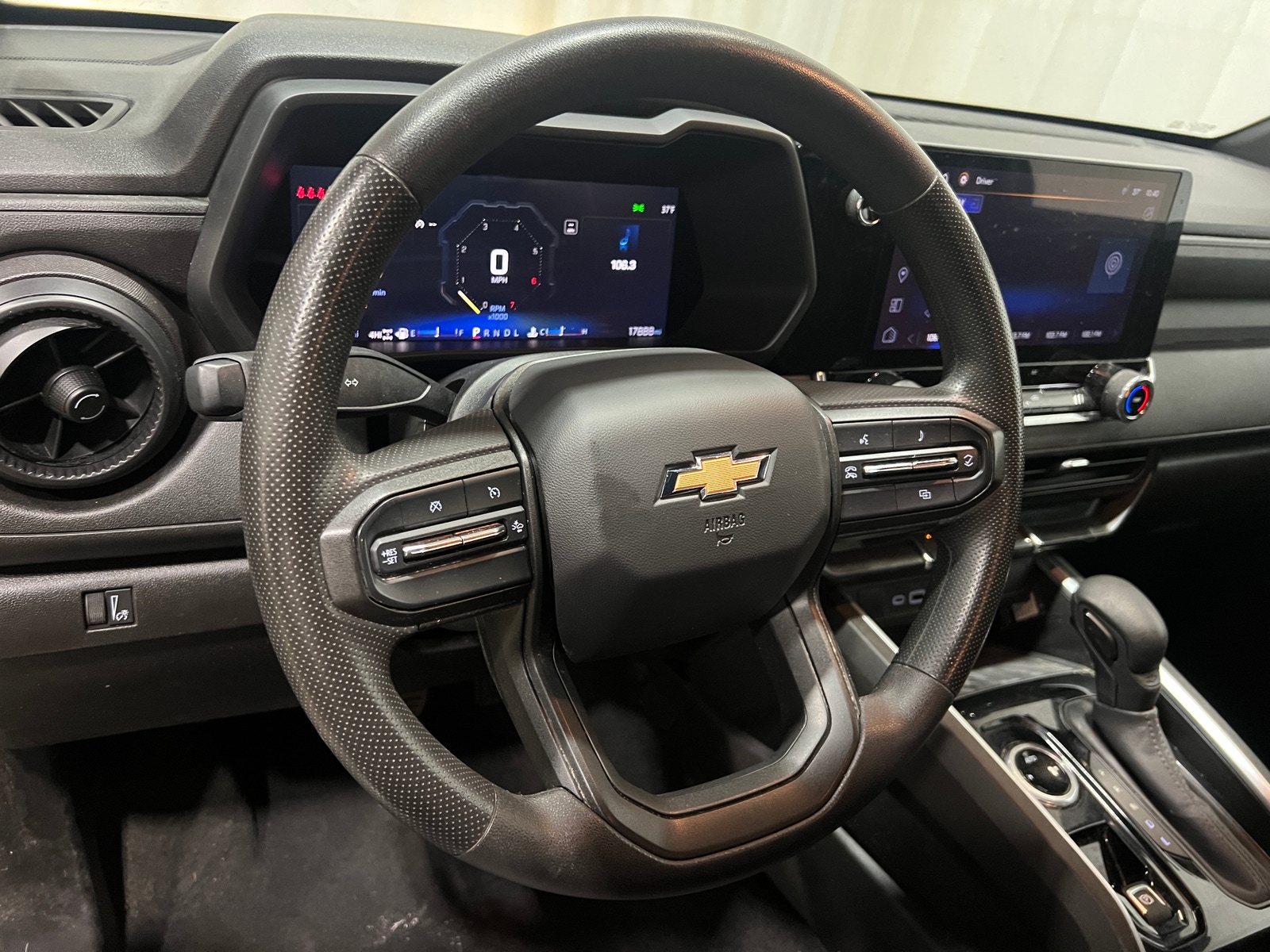 Thumbnail: 2024 Chevrolet Colorado - 5