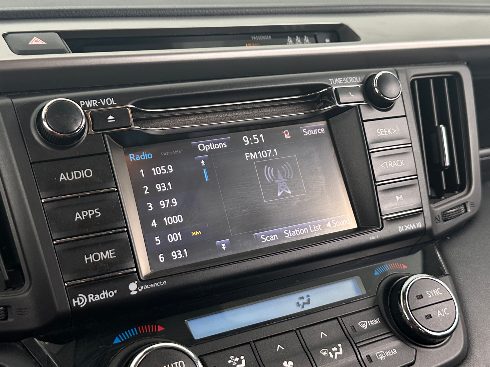 Thumbnail: 2018 Toyota RAV4 - 4