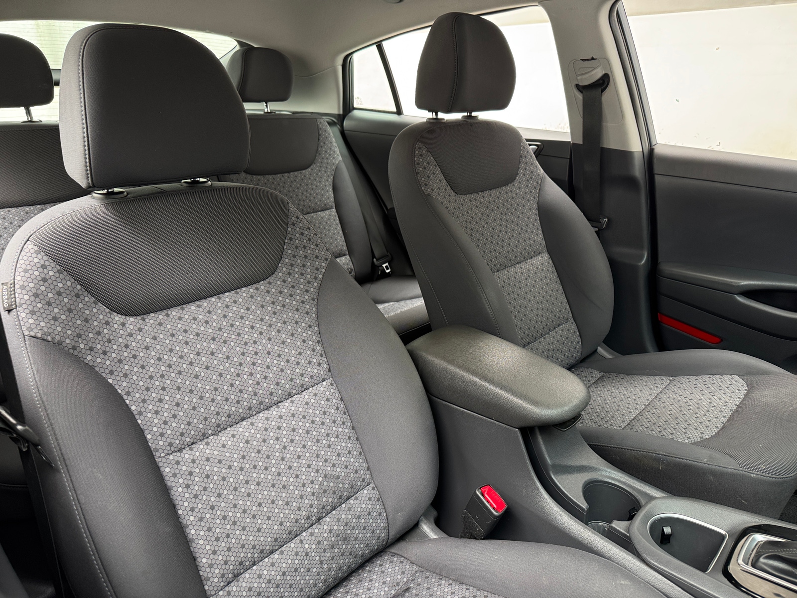 Thumbnail: 2019 Hyundai Ioniq - 2