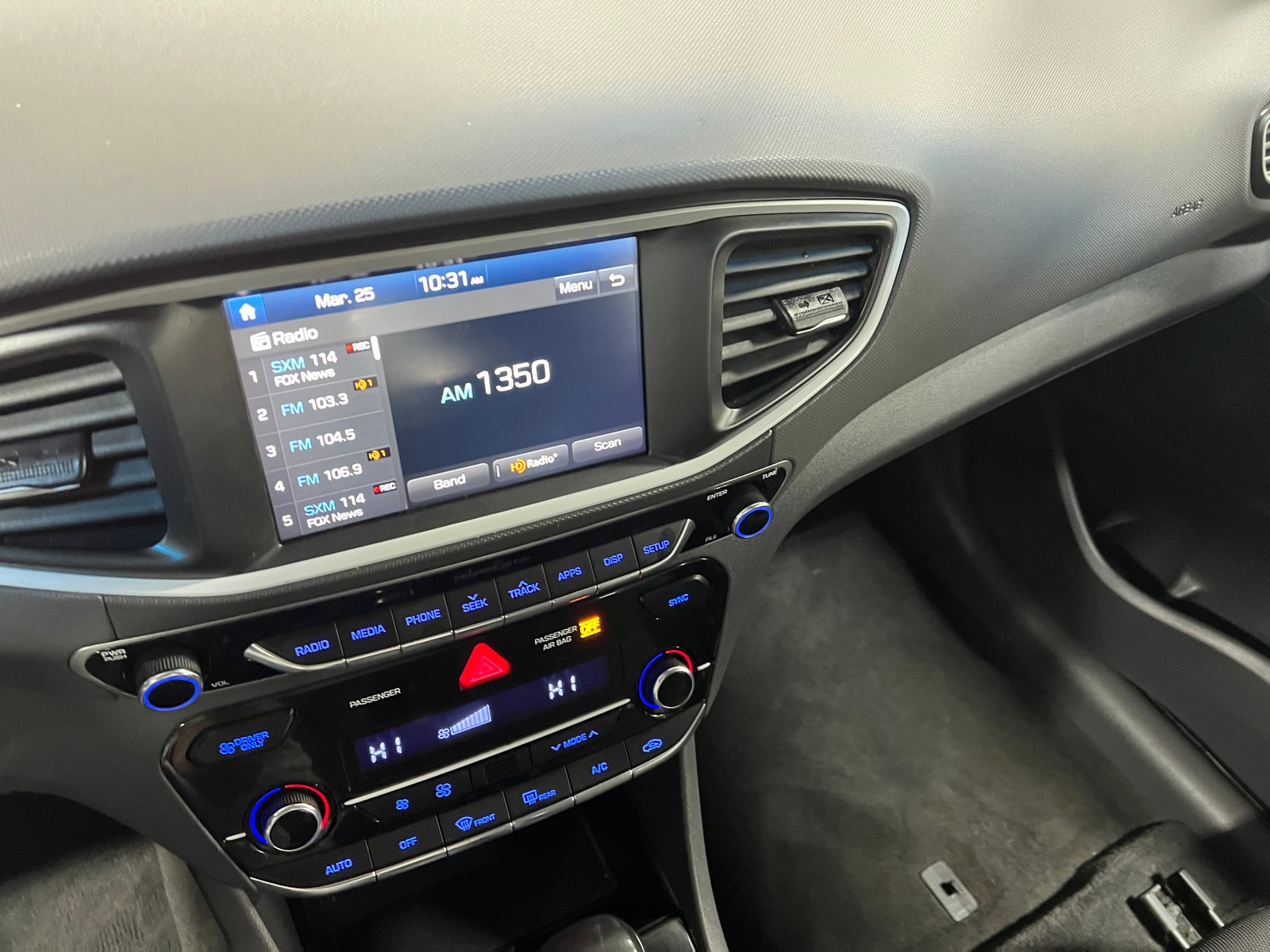 Thumbnail: 2019 Hyundai Ioniq - 4