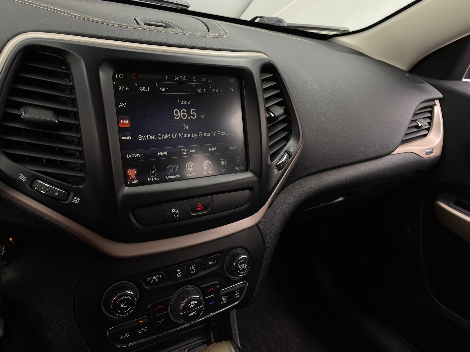 Thumbnail: 2018 Jeep Cherokee - 3