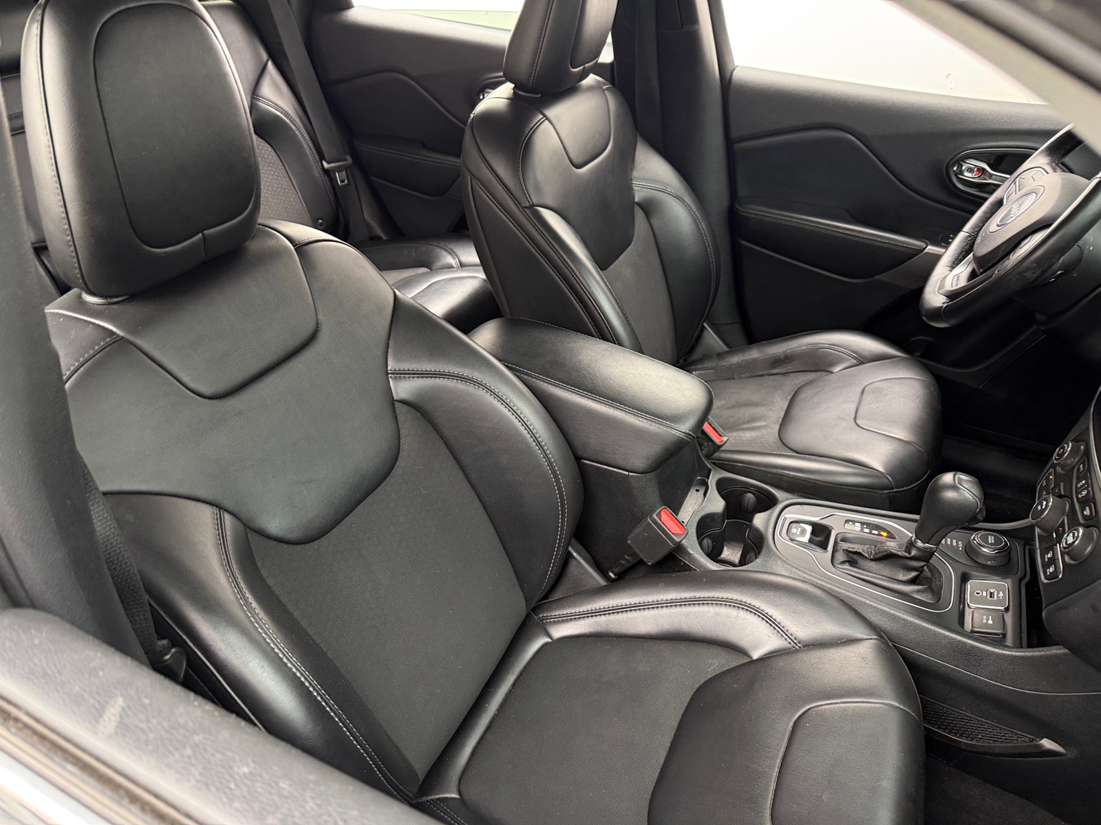 Thumbnail: 2019 Jeep Cherokee - 2