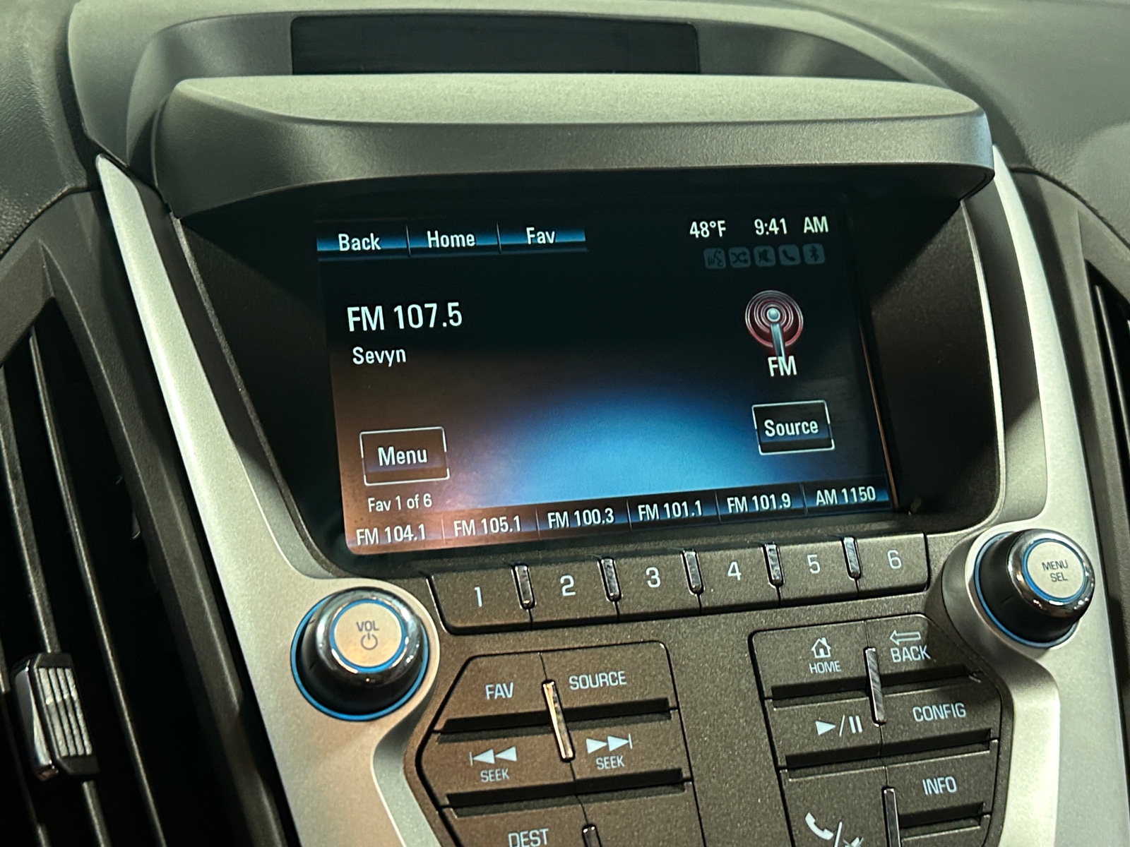 Thumbnail: 2017 Chevrolet Equinox - 3