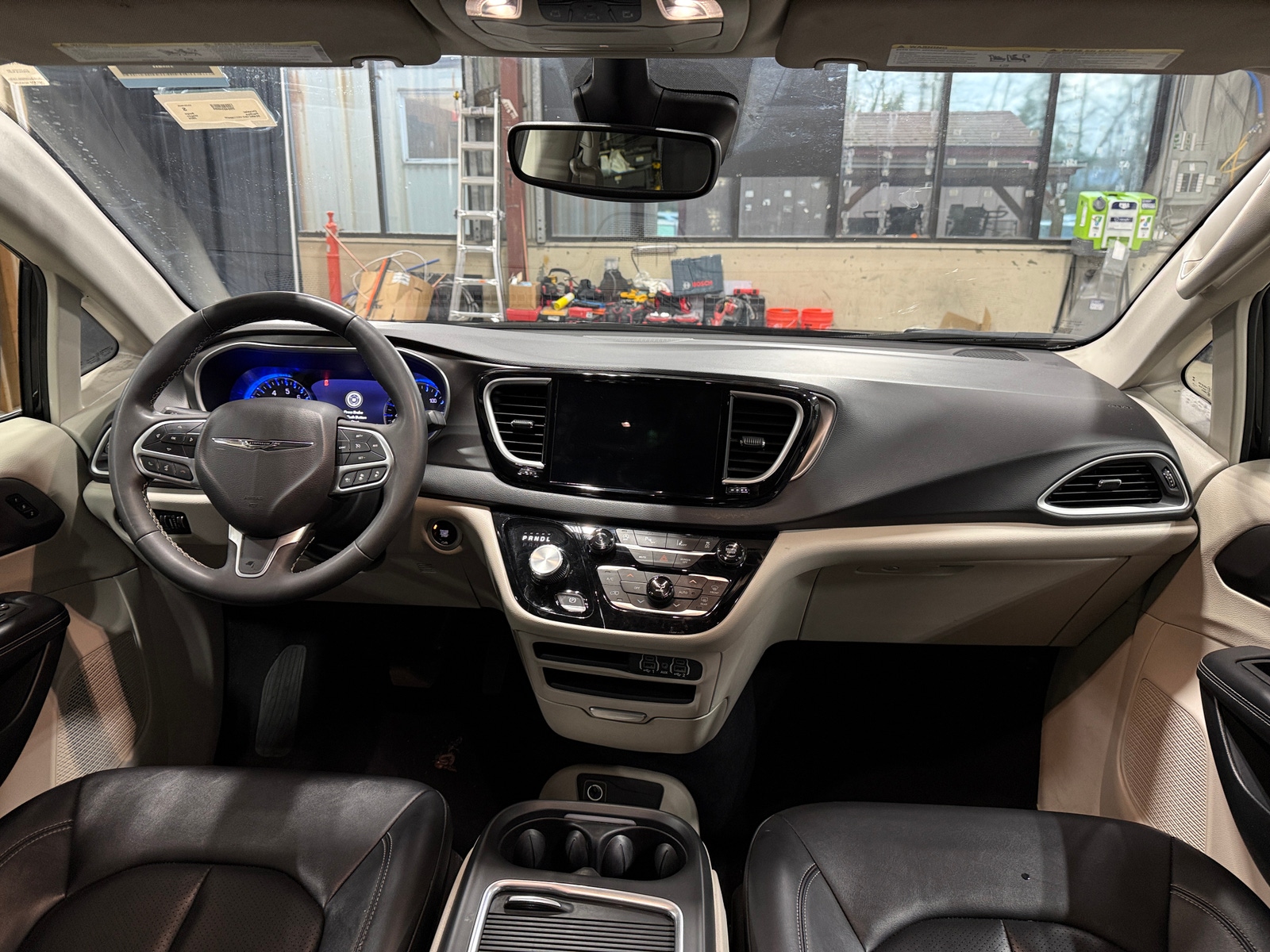 Thumbnail: 2024 Chrysler Pacifica - 2