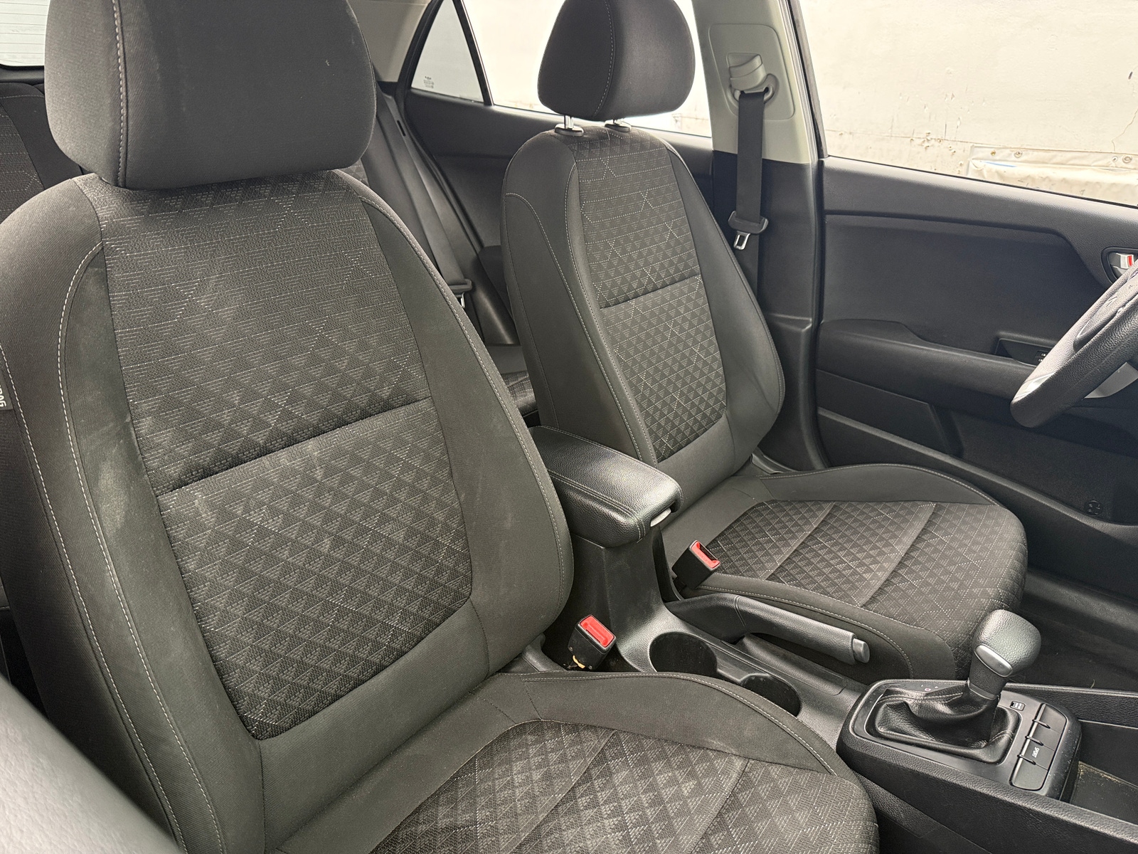 Thumbnail: 2022 Kia Rio - 2