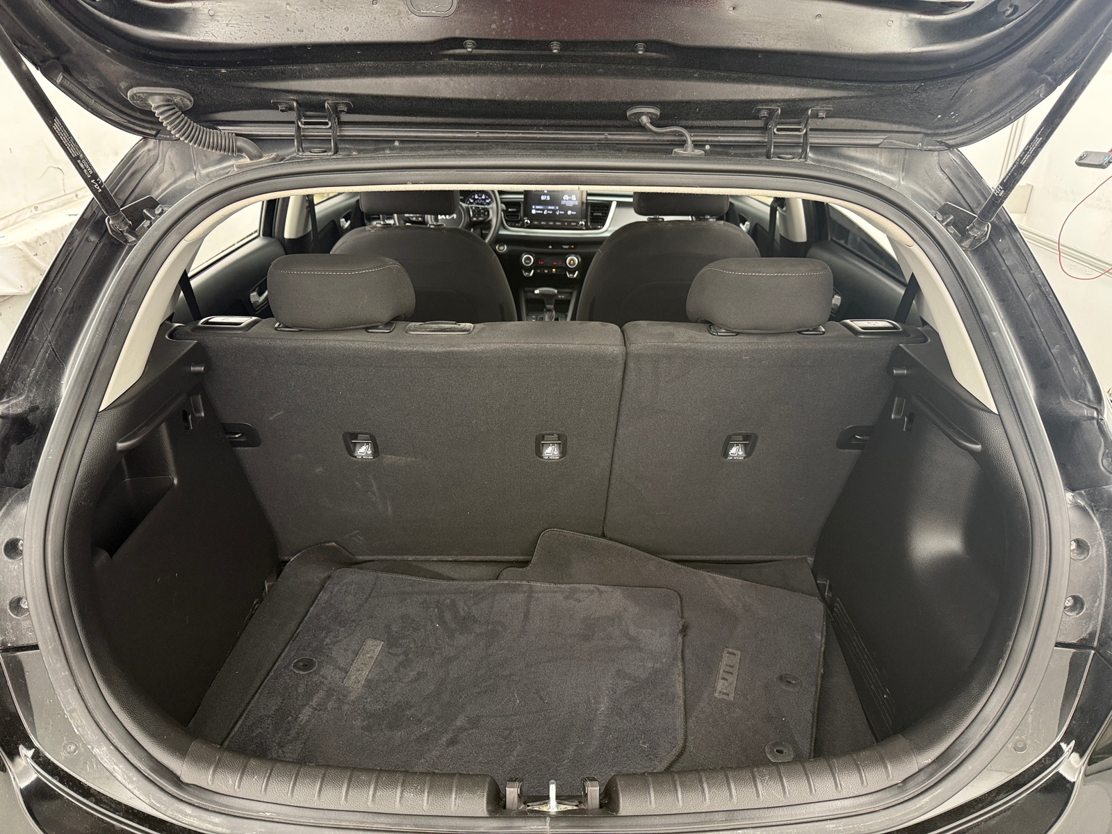 Thumbnail: 2022 Kia Rio - 7