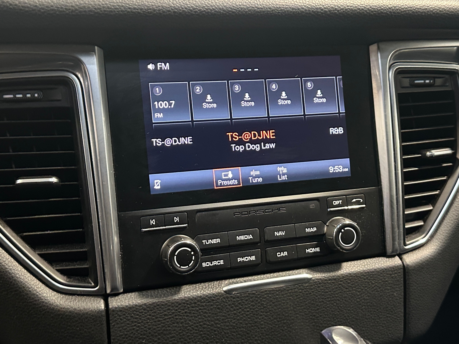 Thumbnail: 2018 Porsche Macan - 3