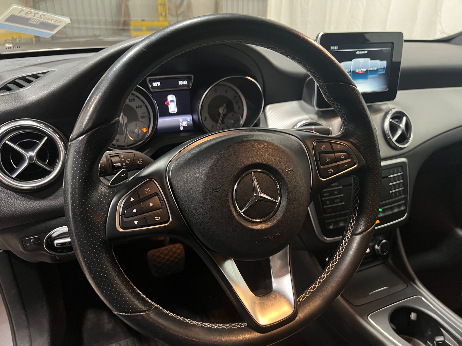 Thumbnail: 2017 Mercedes-Benz GLA - 4