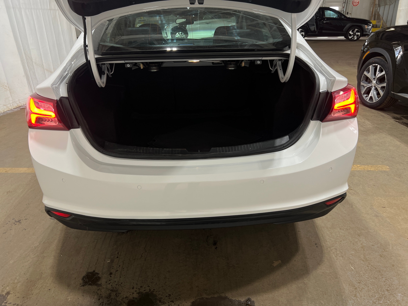 Thumbnail: 2024 Chevrolet Malibu - 6