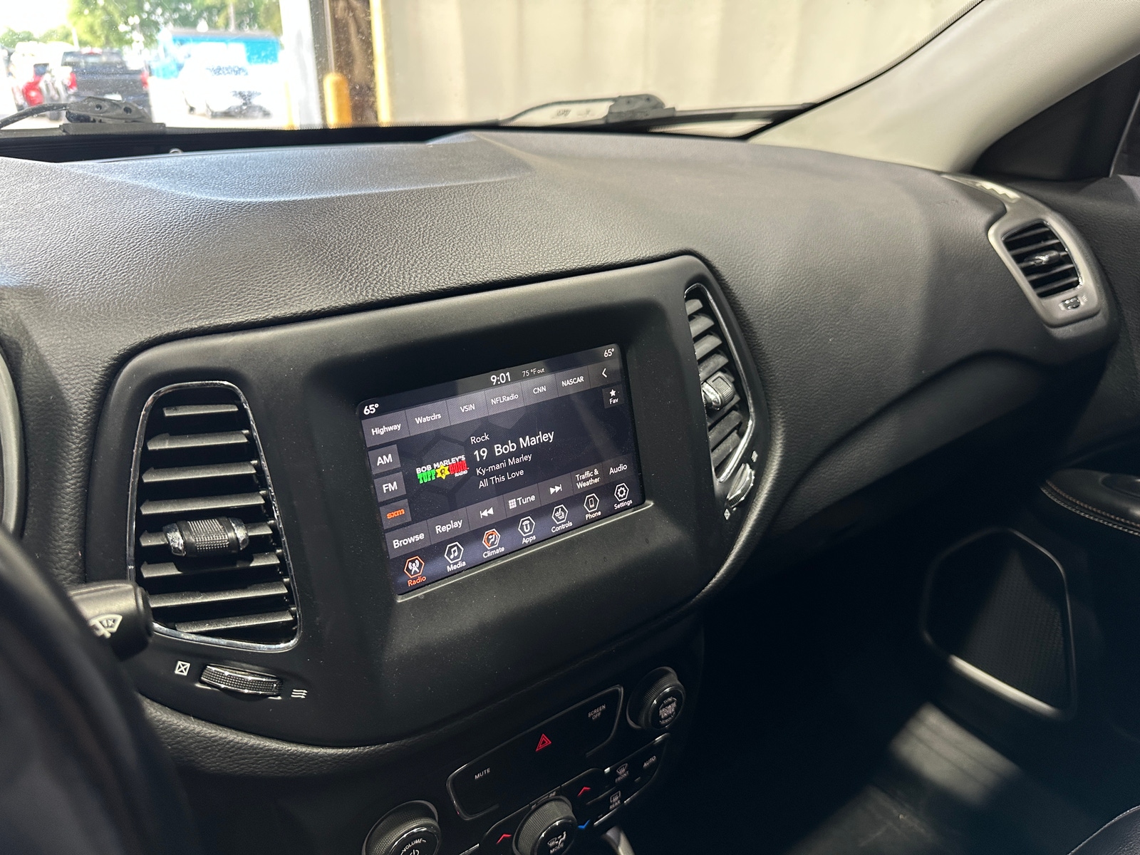 Thumbnail: 2021 Jeep Compass - 4