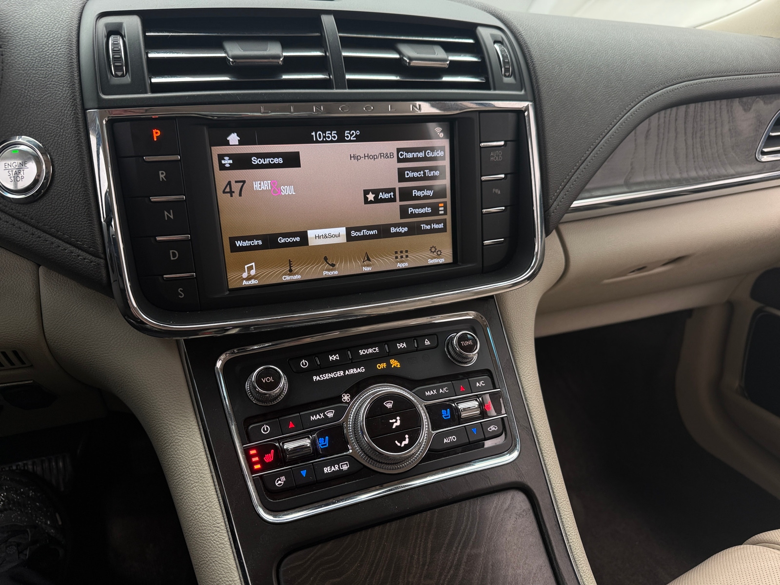 Thumbnail: 2017 Lincoln Continental - 3