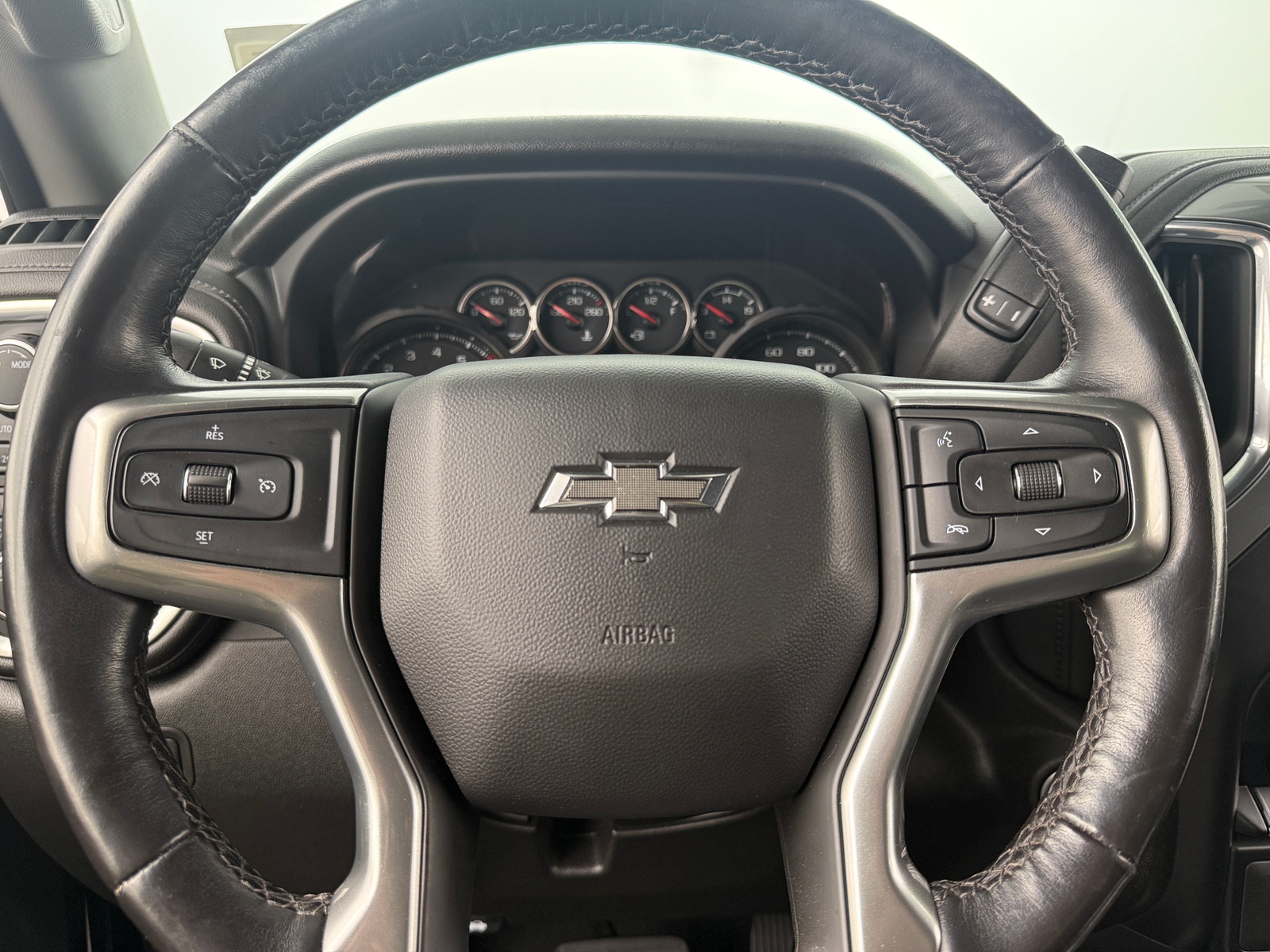 Thumbnail: 2022 Chevrolet Silverado 1500 - 5