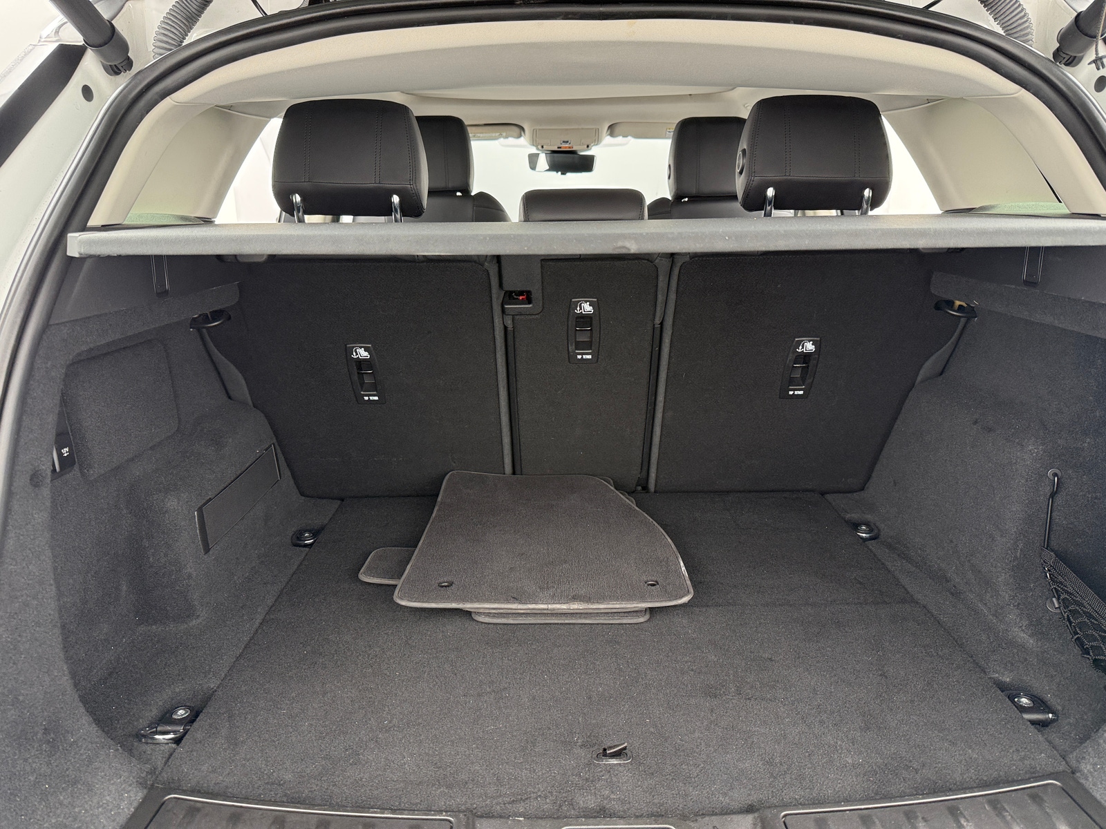 Thumbnail: 2020 Land Rover Range Rover Evoque - 6