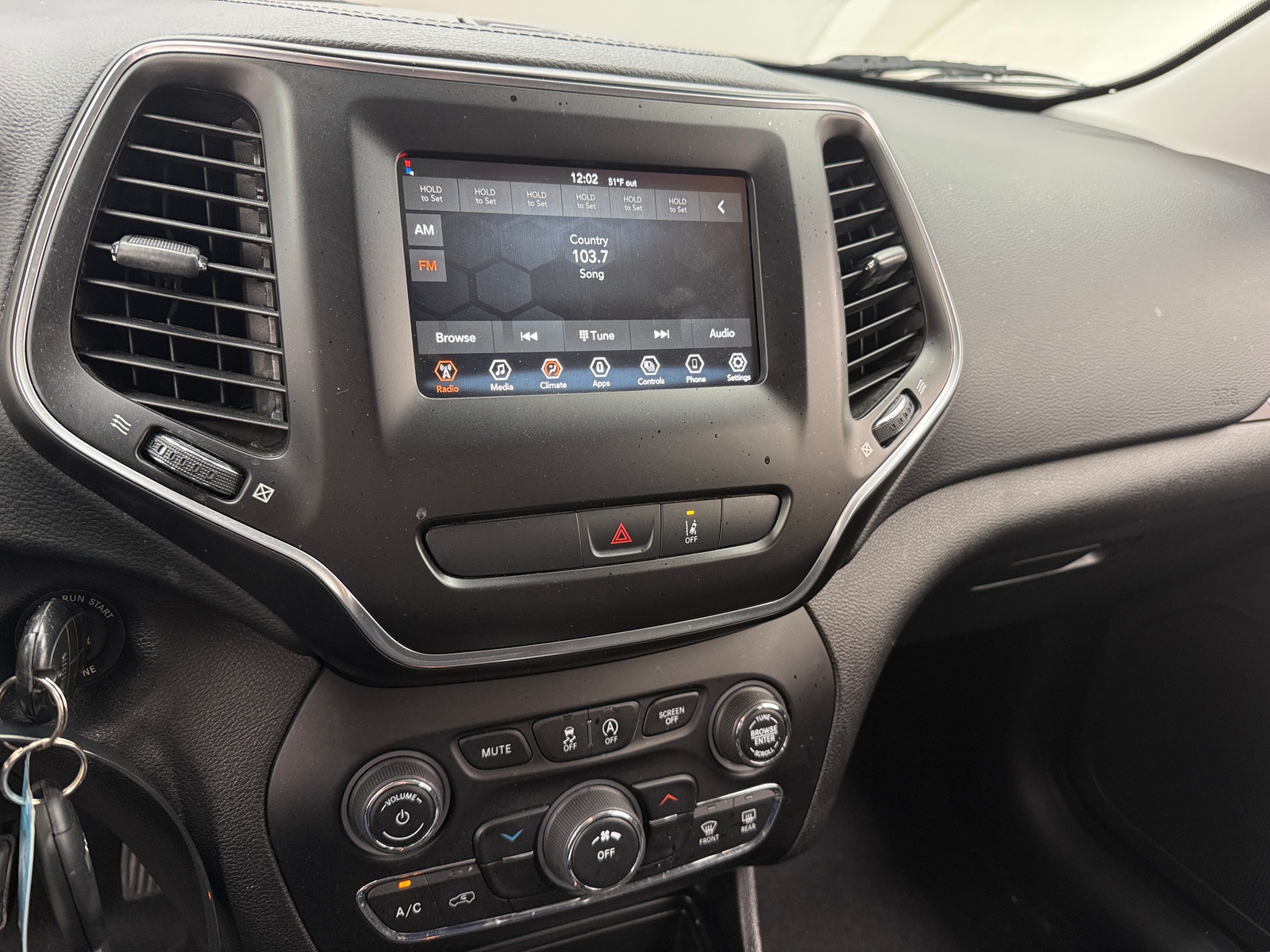 Thumbnail: 2021 Jeep Cherokee - 4