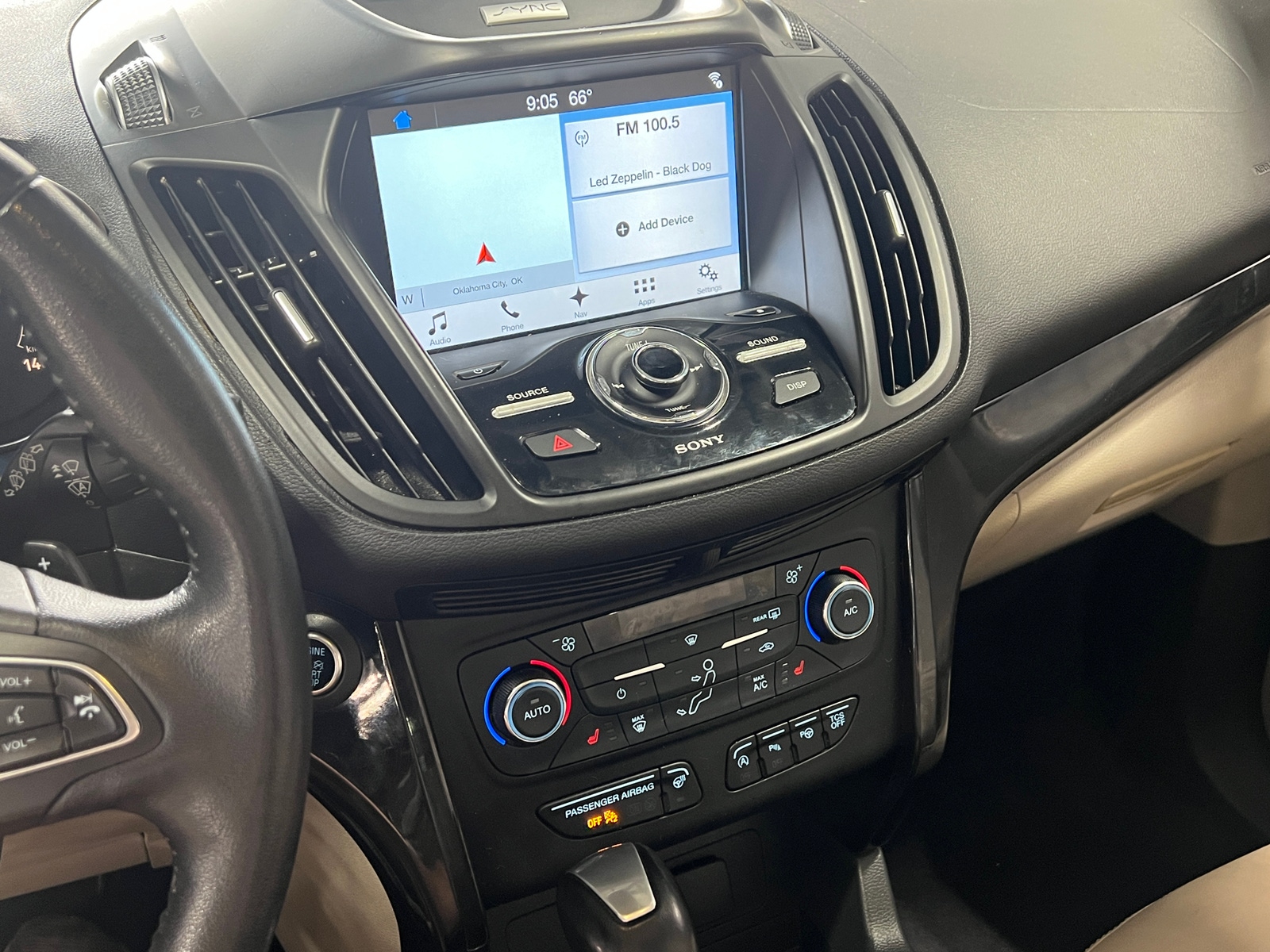 Thumbnail: 2017 Ford Escape - 3