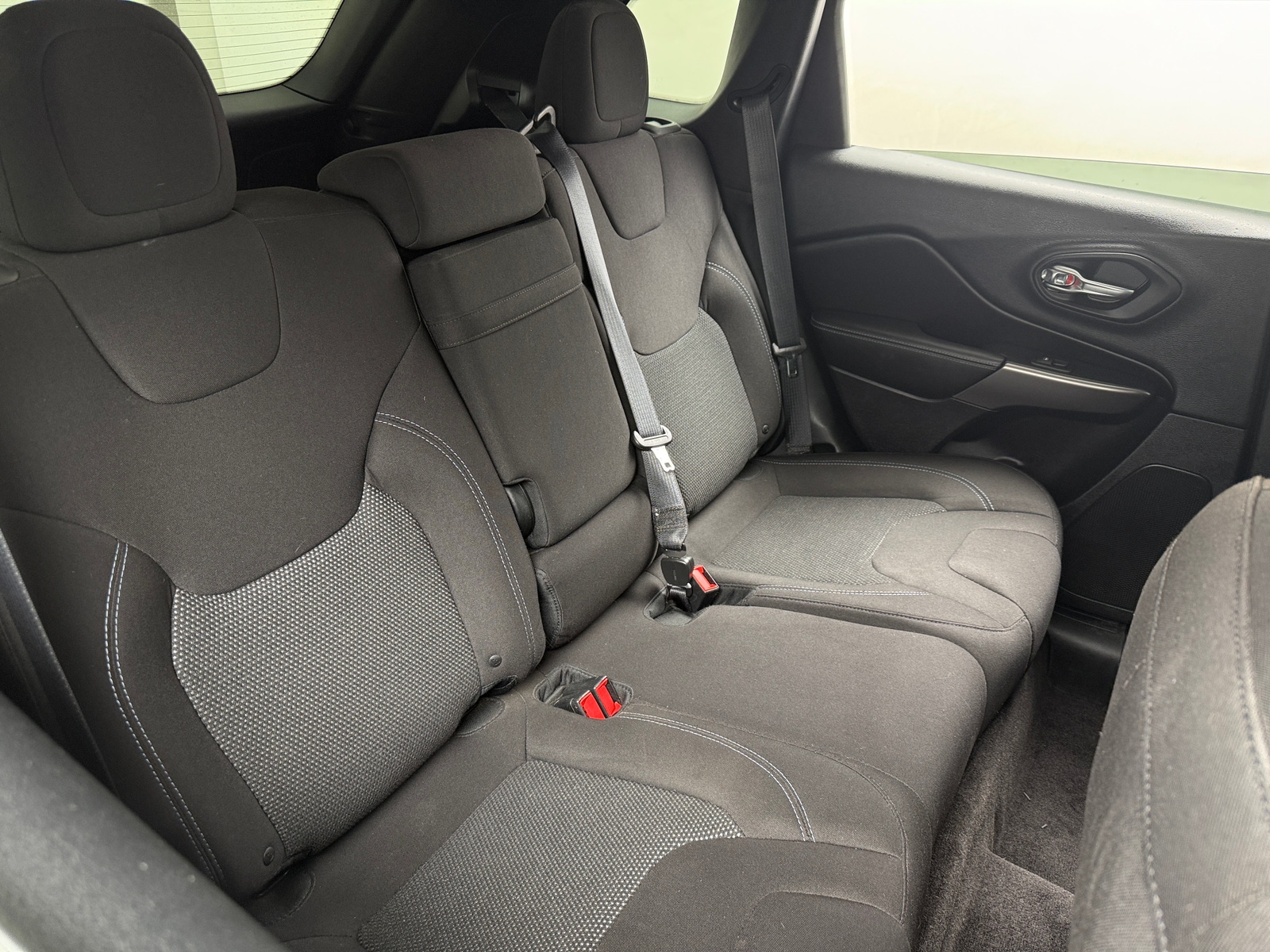 Thumbnail: 2019 Jeep Cherokee - 6