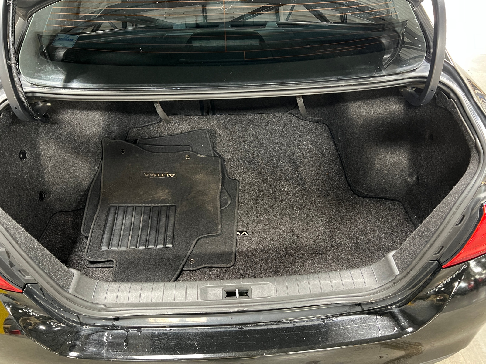 Thumbnail: 2017 Nissan Altima - 6