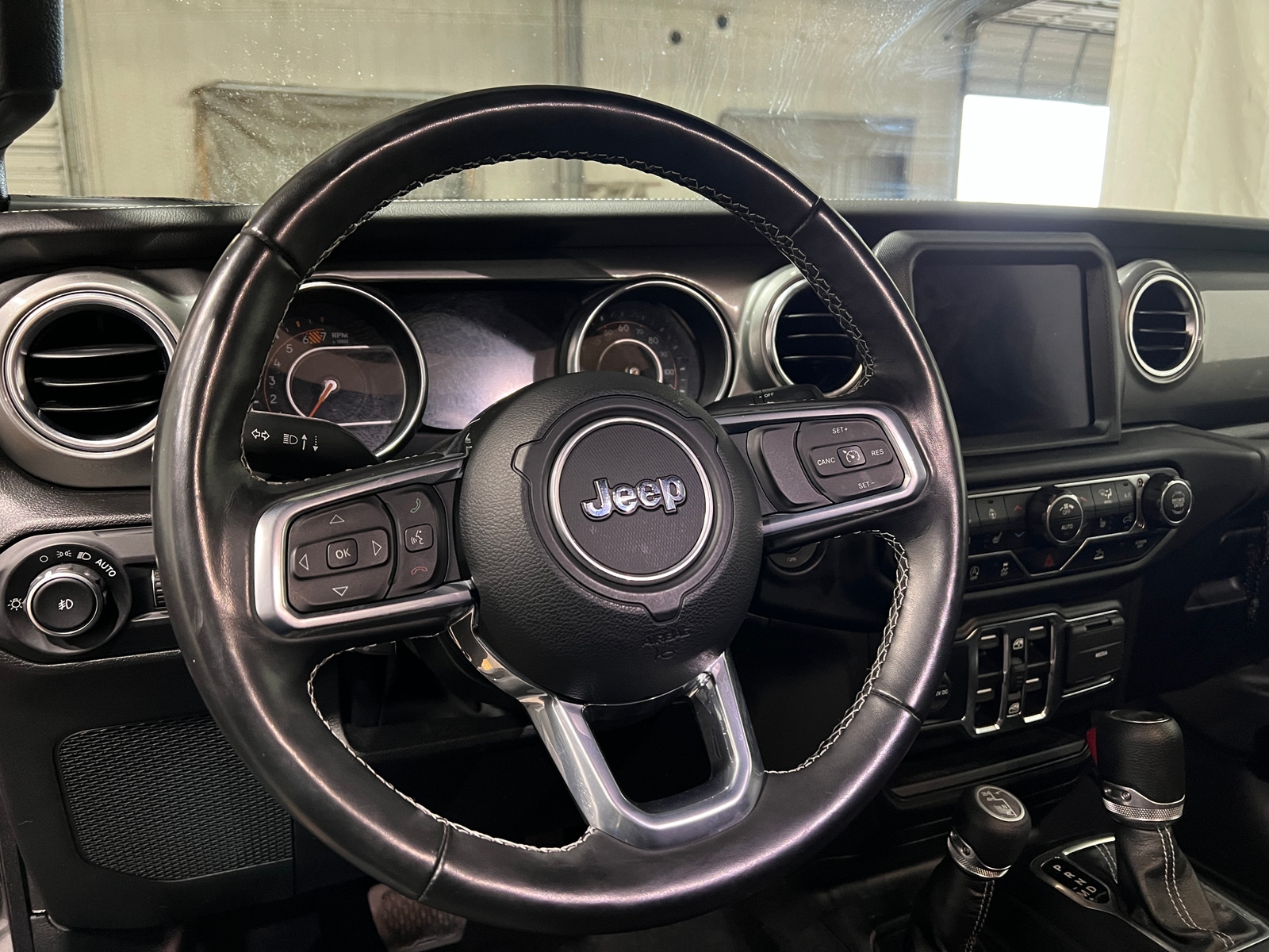 Thumbnail: 2022 Jeep Wrangler - 5