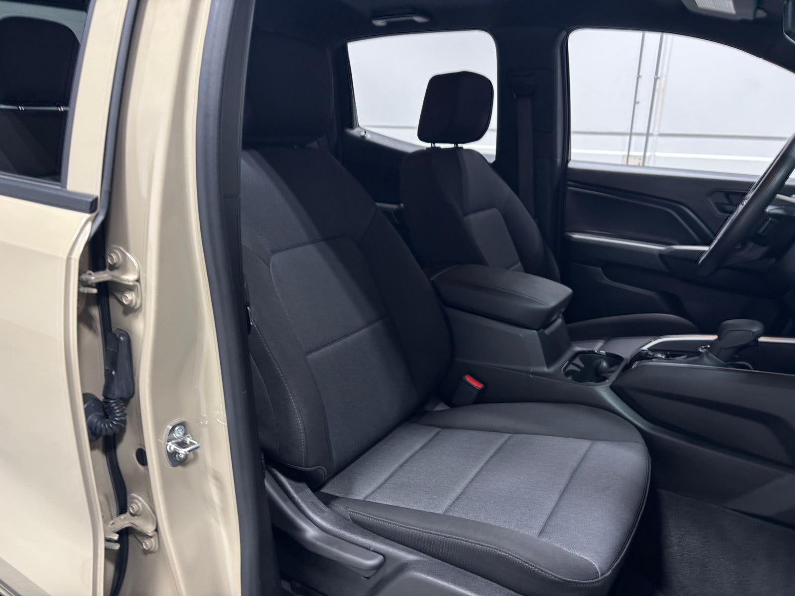 Thumbnail: 2023 Chevrolet Colorado - 2