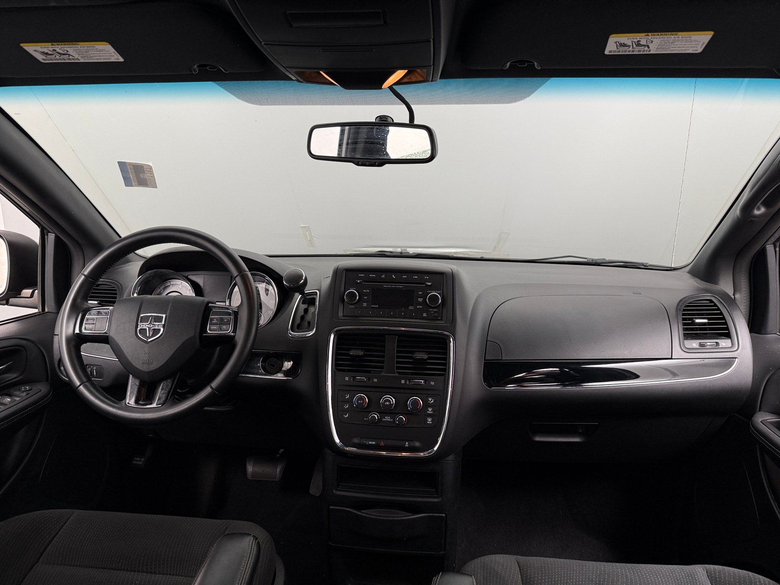 Thumbnail: 2017 Dodge Grand Caravan - 3