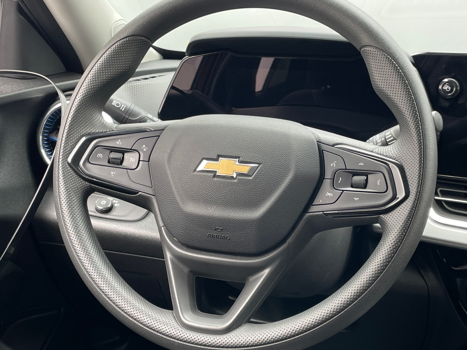 Thumbnail: 2025 Chevrolet Trax - 5