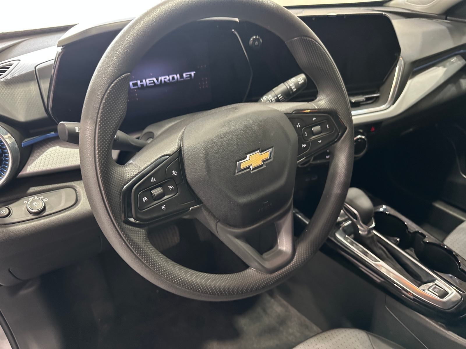 Thumbnail: 2025 Chevrolet Trax - 5