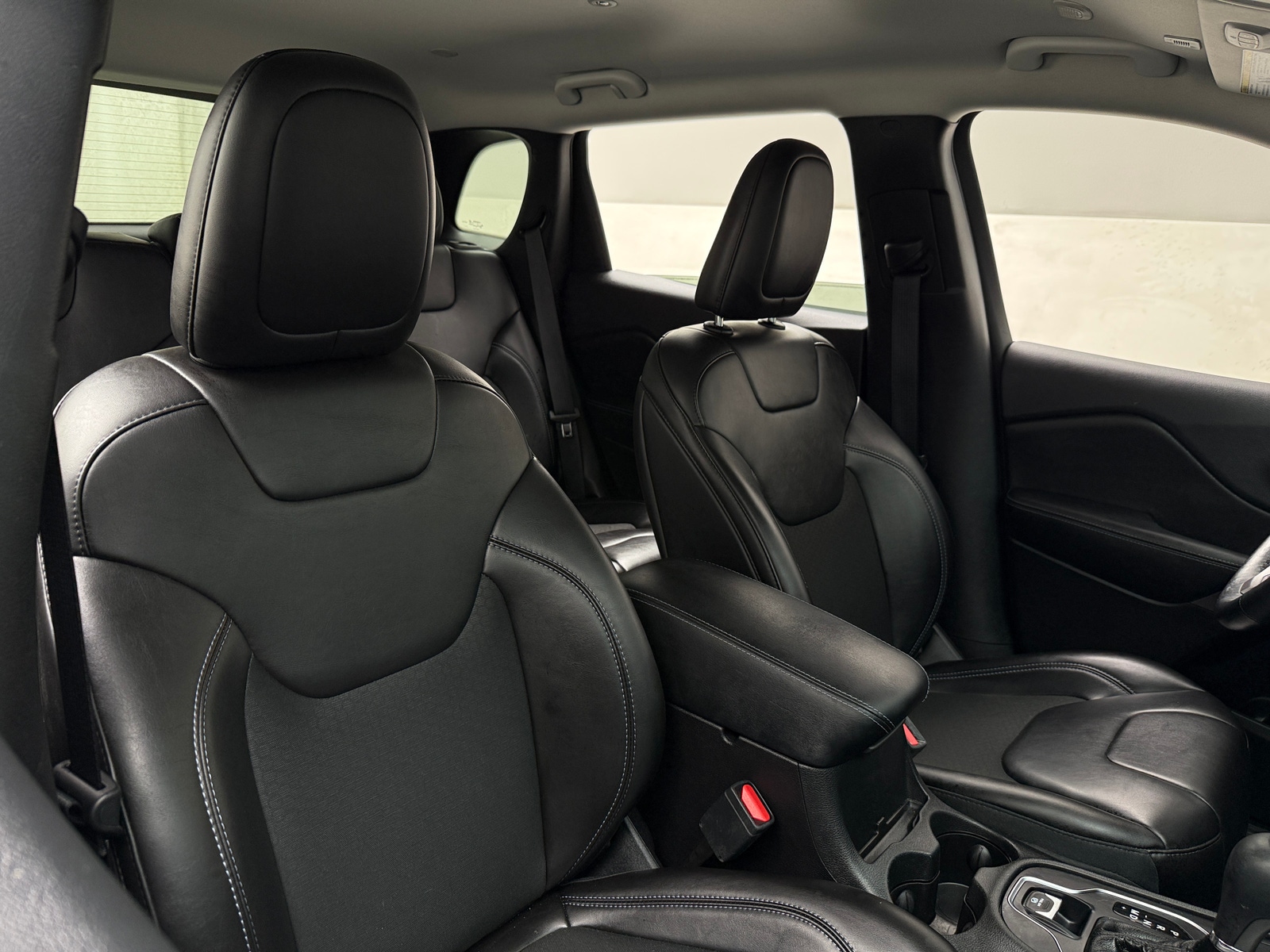 Thumbnail: 2019 Jeep Cherokee - 2