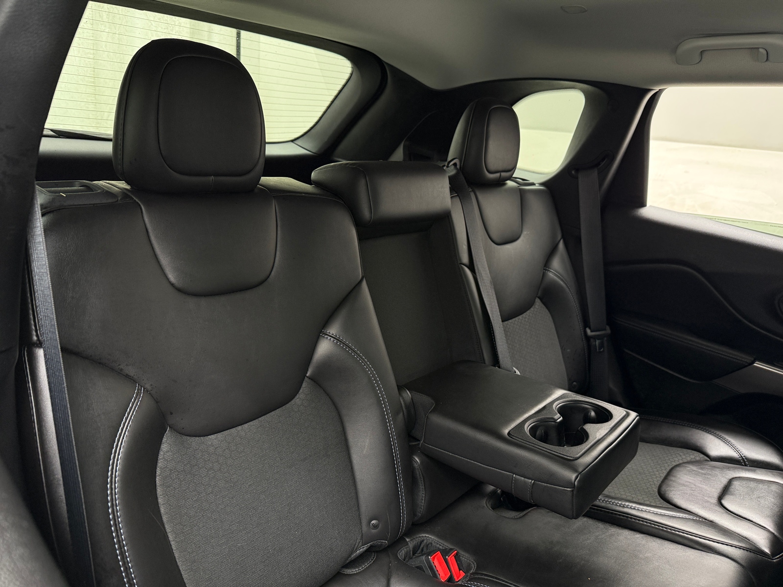 Thumbnail: 2019 Jeep Cherokee - 6