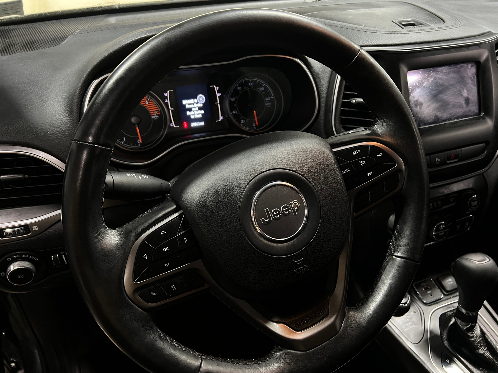 Thumbnail: 2019 Jeep Cherokee - 5