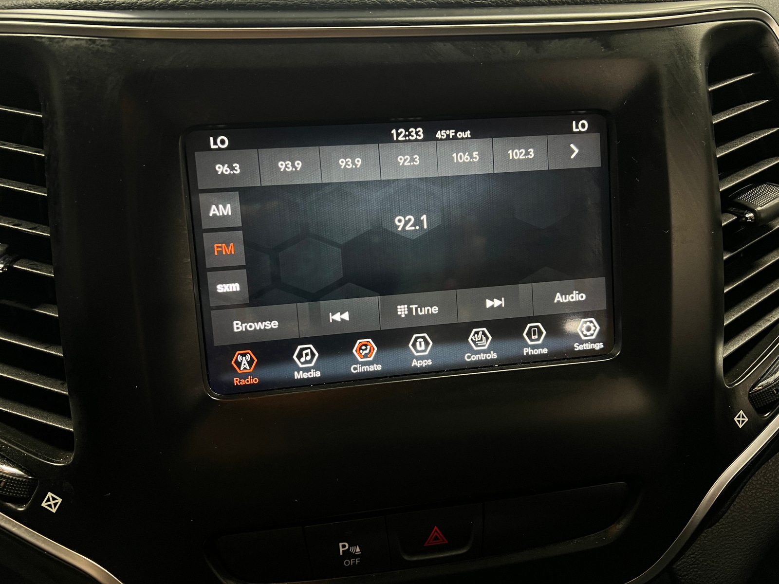 Thumbnail: 2019 Jeep Cherokee - 4