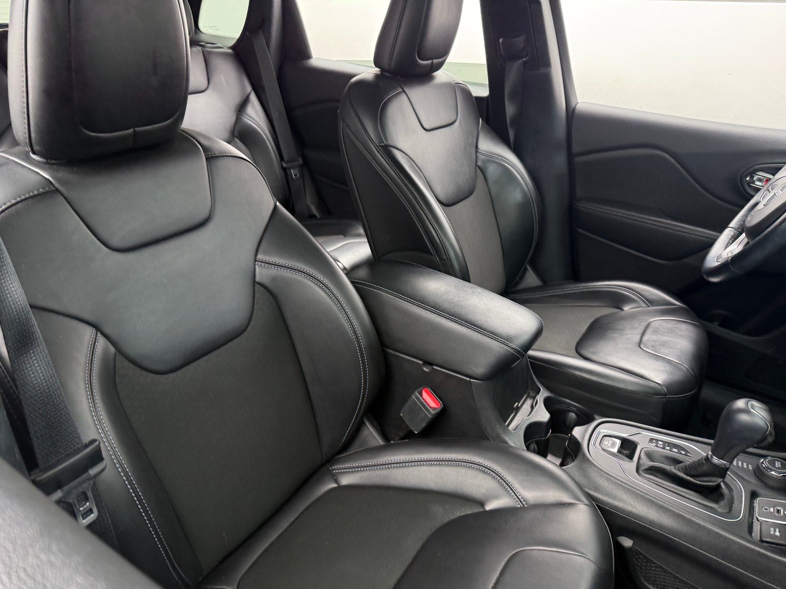 Thumbnail: 2020 Jeep Cherokee - 2