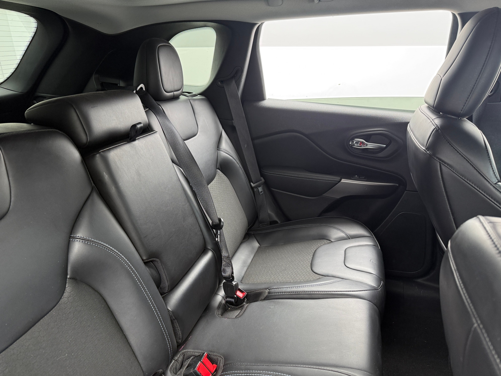 Thumbnail: 2020 Jeep Cherokee - 6