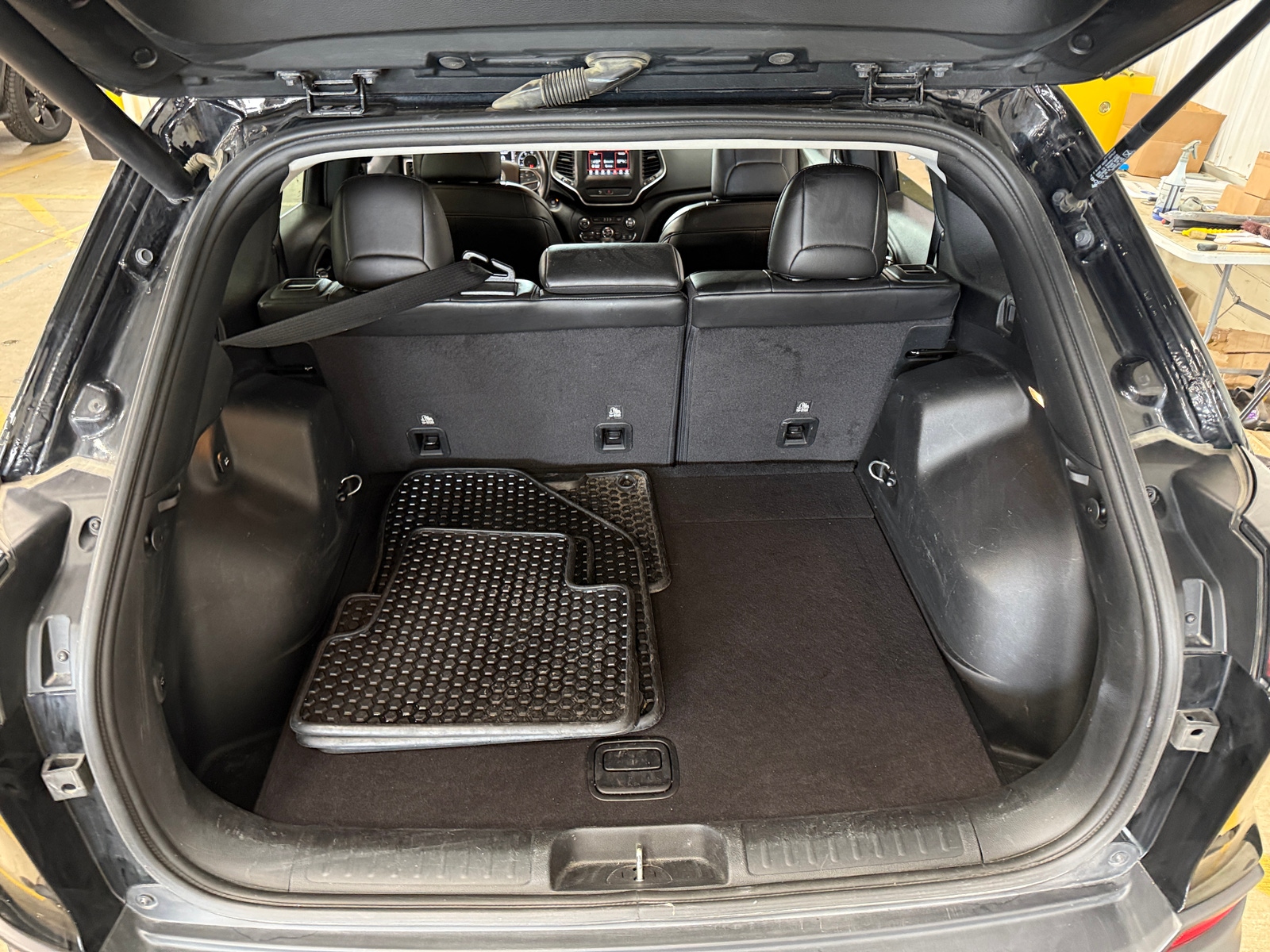 Thumbnail: 2020 Jeep Cherokee - 7