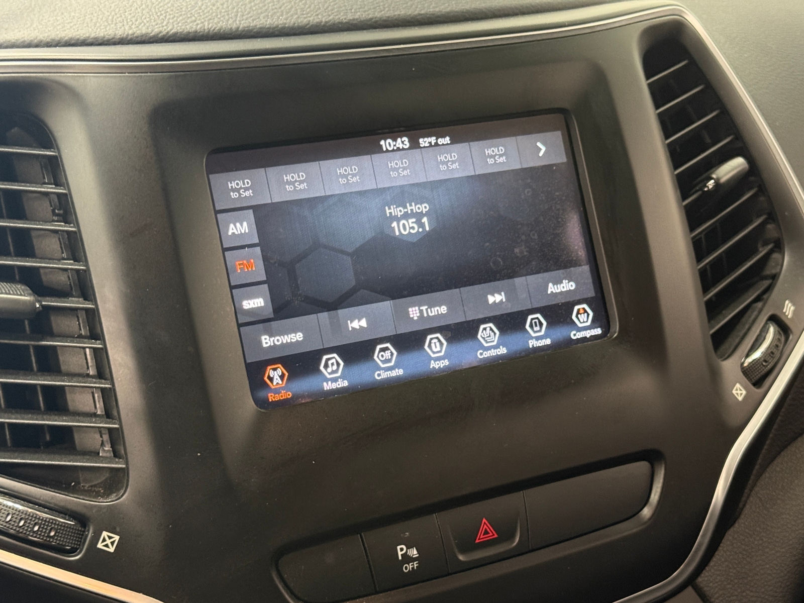 Thumbnail: 2020 Jeep Cherokee - 4