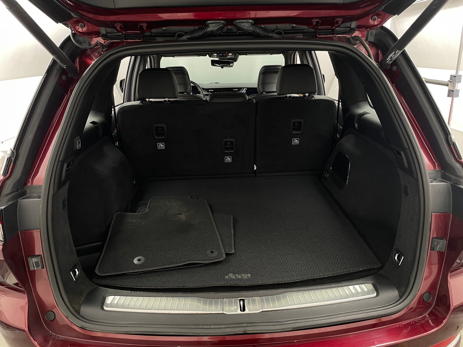 Thumbnail: 2022 Jeep Grand Cherokee - 6