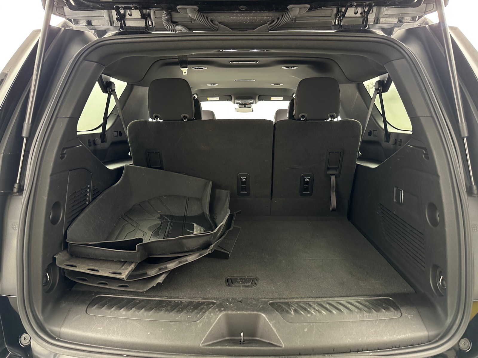 Thumbnail: 2023 Chevrolet Suburban - 7