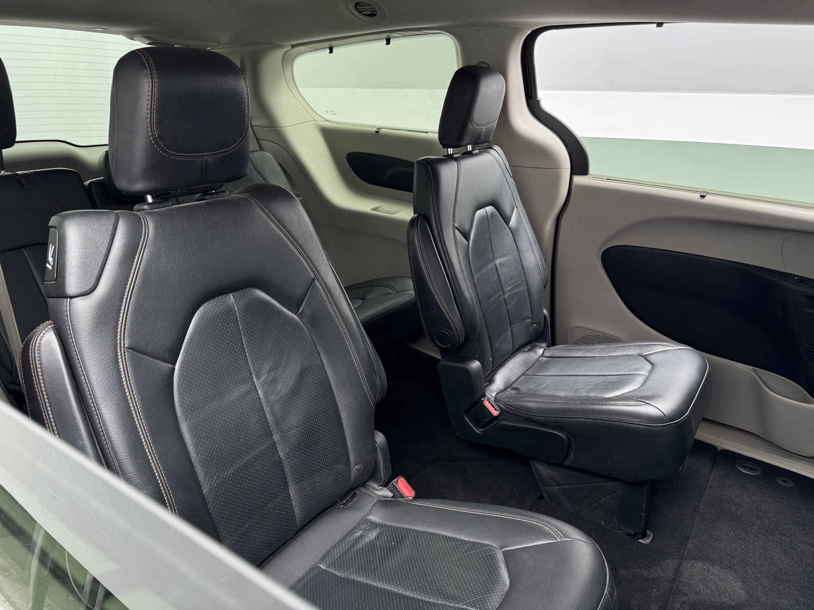 Thumbnail: 2019 Chrysler Pacifica - 5